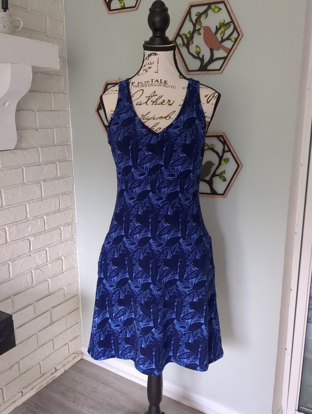 **3/$10** Freedom Trail Dress Size Small